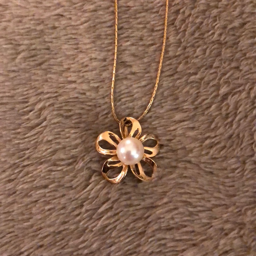 14k gold and pearl plumeria necklace from Hawaii